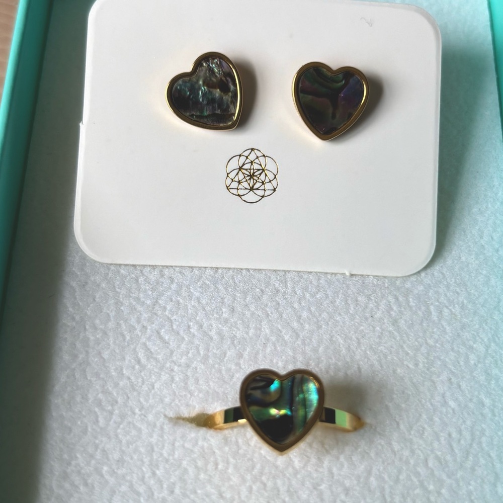 Conscious Items - Abalone Ring and Earrings set - heart shaped